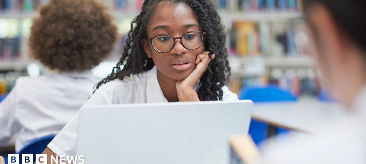 Schools not ready for AI and 'crying out' for government guidance, report warns