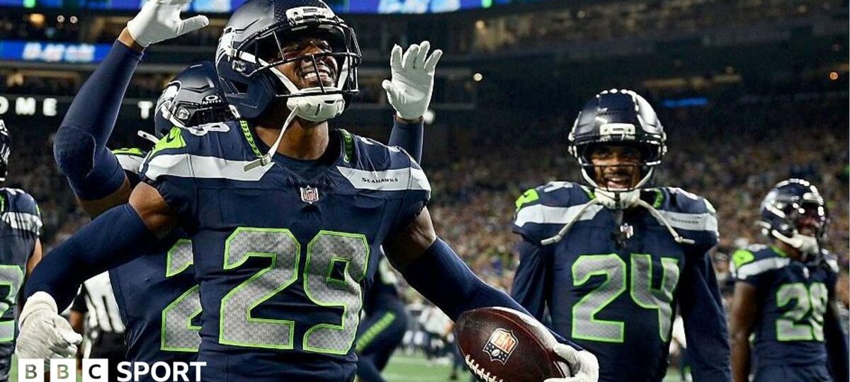 Champions Seahawks beat Patriots in season opener