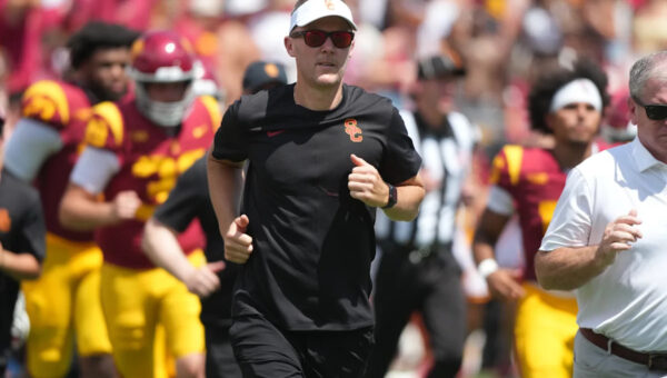 USC reportedly adds long snapper Caleb Moser to roster