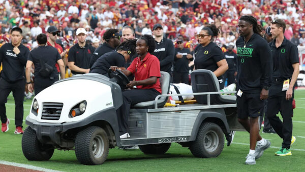 Dante Moore gets injury update after leaving game in ambulance