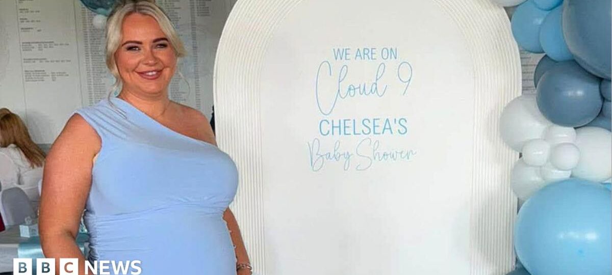 'Baby Tommy's here, Chelsea's not': First-time mum dies in childbirth