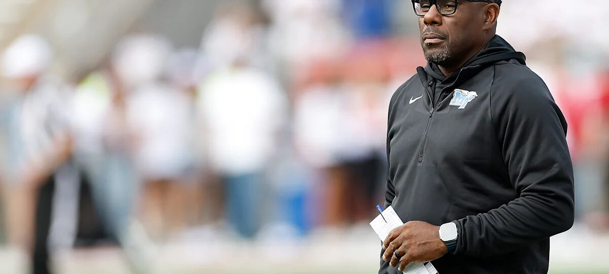 Middle Tennessee coach Derek Mason rips CUSA refs for missing 17 holding calls: 'I'm tired of the bulls***'