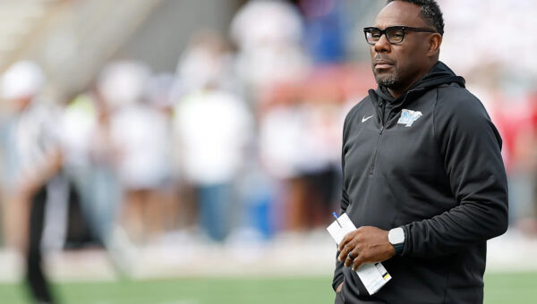 Middle Tennessee coach Derek Mason rips CUSA refs for missing 17 holding calls: ‘I’m tired of the bulls***’
