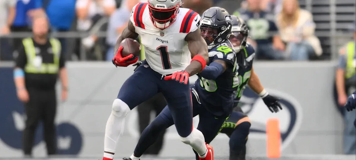 A.J. Brown Injury Update: Patriots WR Exits Game vs. Seahawks With Ankle Issue