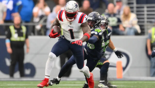 A.J. Brown Injury Update: Patriots WR Exits Game vs. Seahawks With Ankle Issue