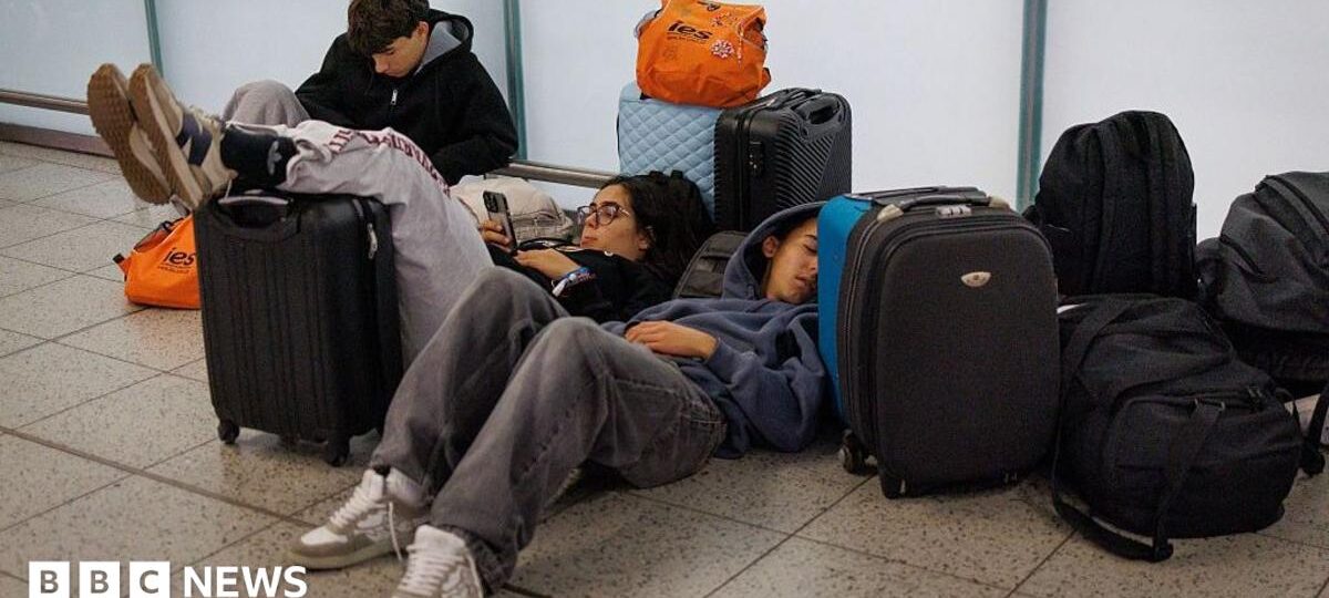 Air traffic failure was avoidable, says transport secretary
