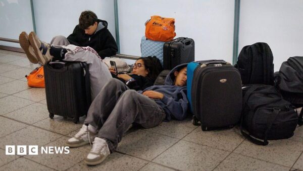 Air traffic failure was avoidable, says transport secretary