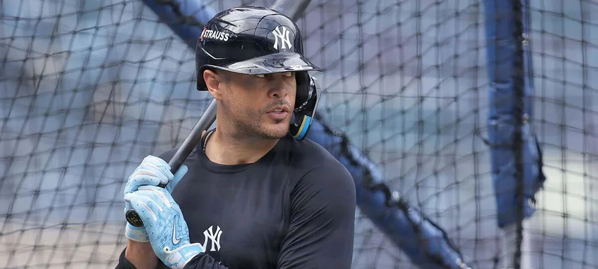 Yankees news: NY makes Giancarlo Stanton lineup decision after placing him on Wild Card roster