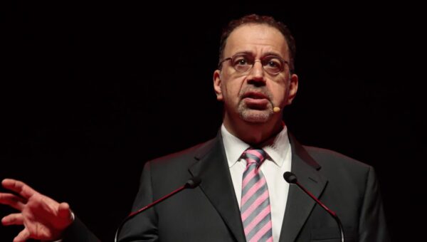 A Nobel Prize-winning economist explained why he's backing California's billionaire tax