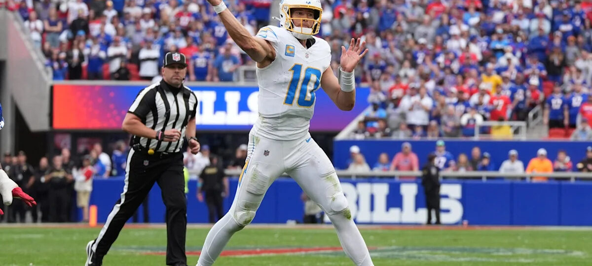 Justin Herbert tosses TD in loss