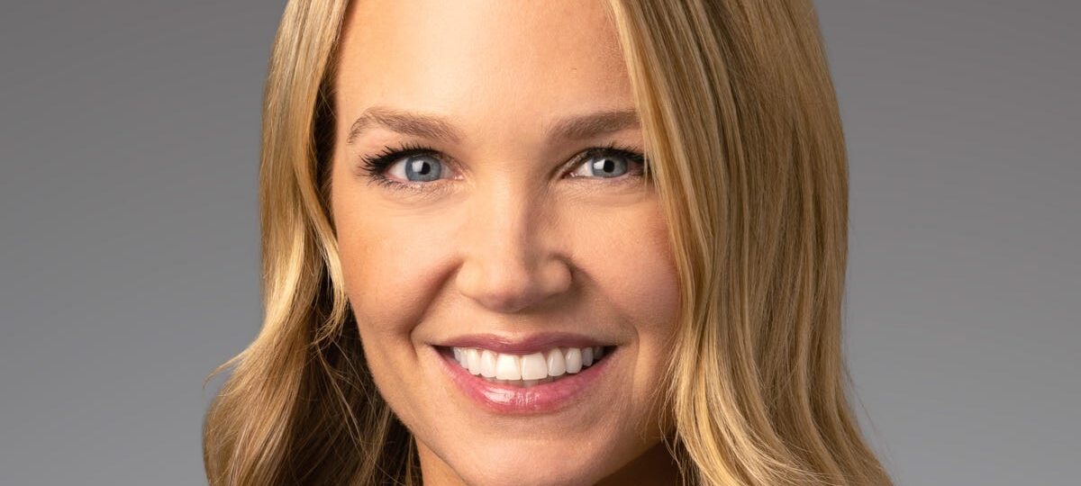 Morgan Stanley exec Lindsey Coleman shares her coffee-meeting request to tell who is serious about a Wall Street career