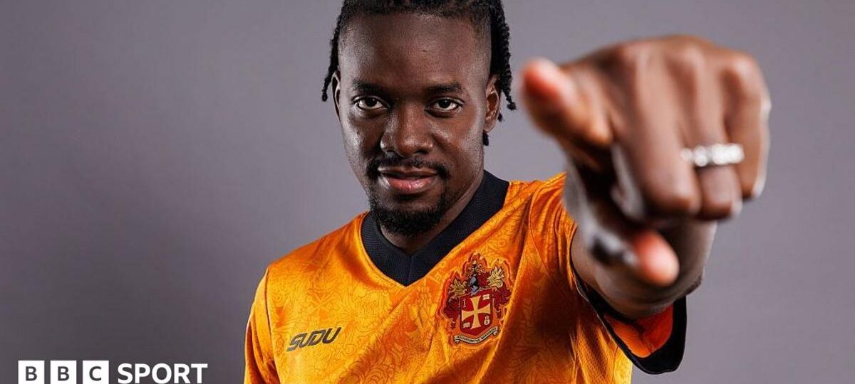 Wolves sign Burkina Faso winger Traore