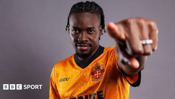 Wolves sign Burkina Faso winger Traore