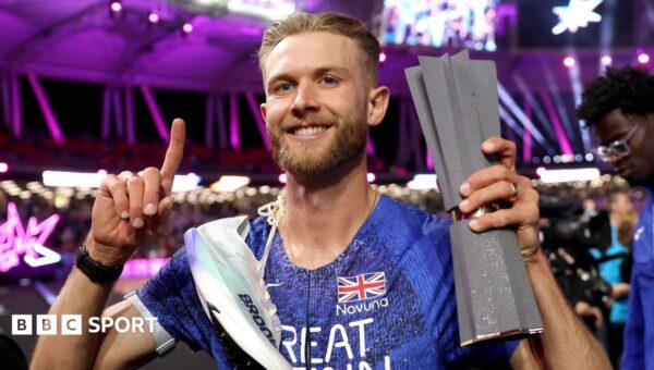 Dominant Kerr wins $150K with GB’s first Ultimate title