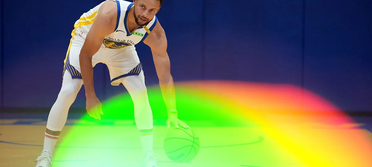 Warriors news: Stephen Curry turned into Aquaman to help manage his knees