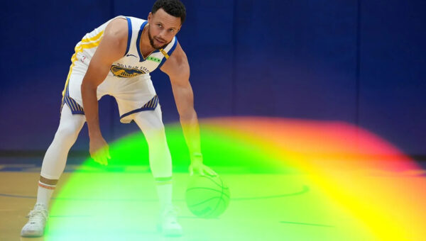 Warriors news: Stephen Curry turned into Aquaman to help manage his knees