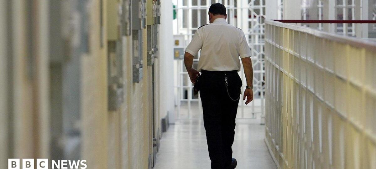 Prison staff told not to use inadequate cells as overcrowding worsens