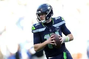 ‘I’m really striving for that’: Seahawks QB Sam Darnold gives injury update