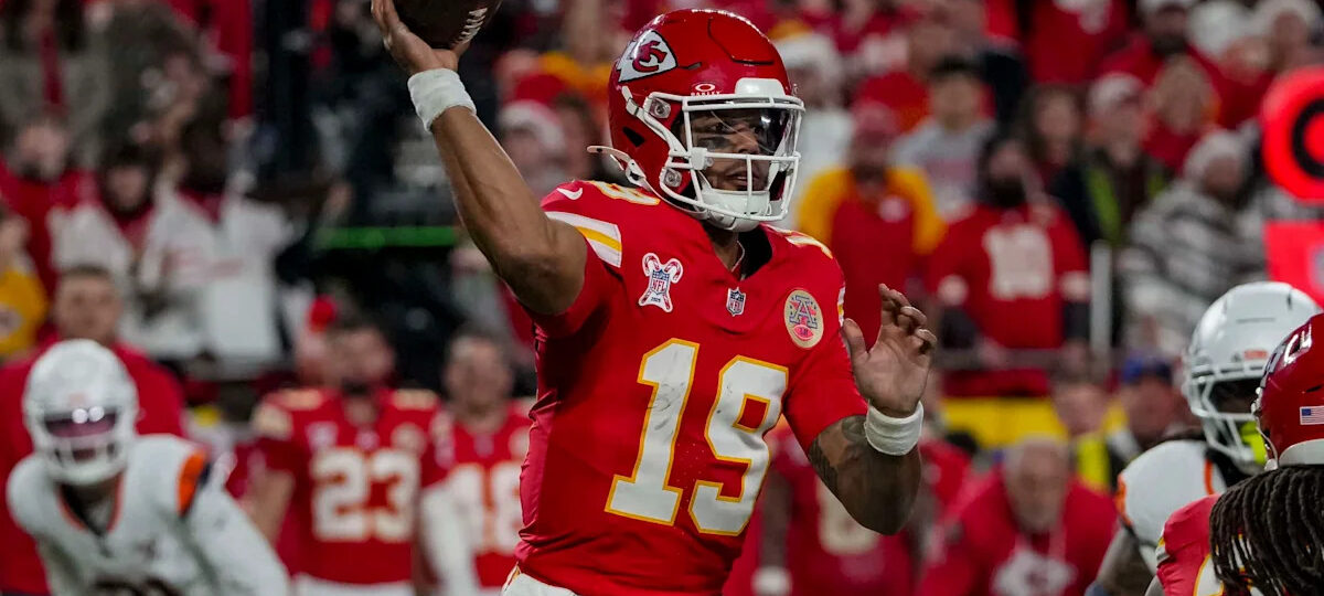 ‘He’s Always in the QB’s Ear’: Two-Time Super Bowl Champion Reveals Unseen Side of Patrick Mahomes After Leaving Chiefs Behind