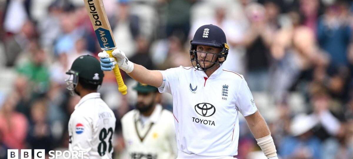 England survive scare to sweep Pakistan series