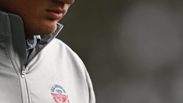 Professional men are still obsessed with the quarter-zip. Here's why.