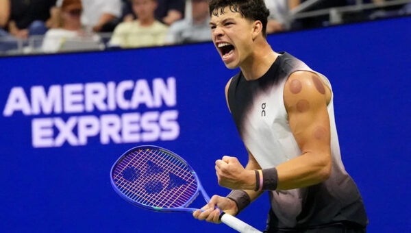 Ben Shelton rallies past Tallon Griekspoor in U.S. Open opener