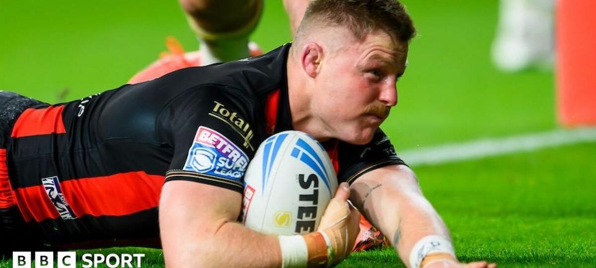 Warrington edge past Leeds to reach Grand Final