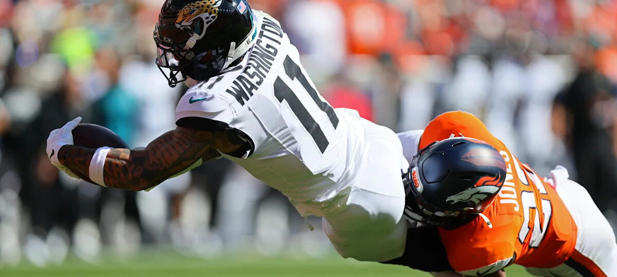 Jaguars take 10-3 lead into halftime in Denver