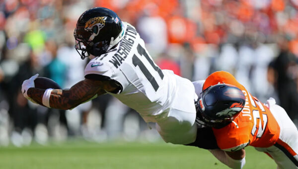 Jaguars take 10-3 lead into halftime in Denver