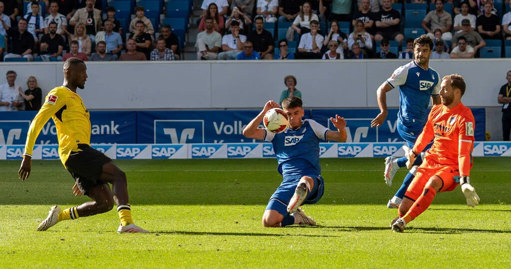 Serhou Guirassy extends his run and draws level with a BVB legend