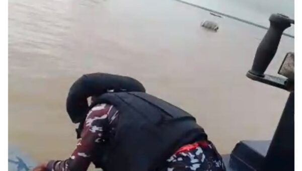 Akwa Ibom: Two rescued in speedboat mishap along Ibaka waterways