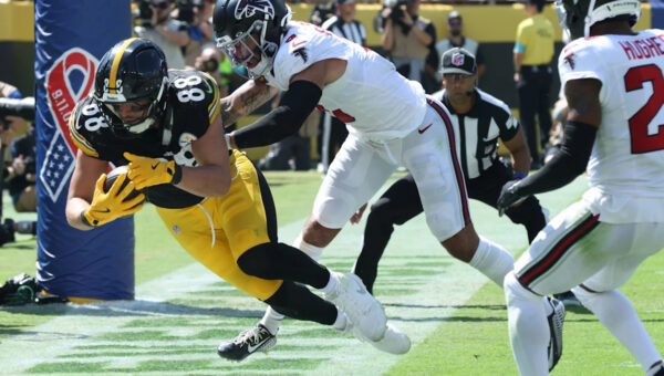 Pat Freiermuth reaches pay dirt in Week 1 vs. Atlanta