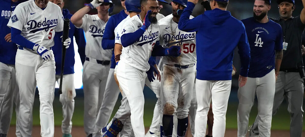 Teoscar Hernández’s walk-off double sends Cardinals flying away