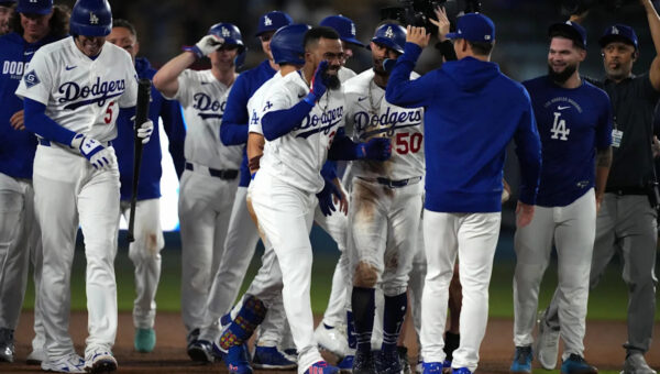 Teoscar Hernández’s walk-off double sends Cardinals flying away