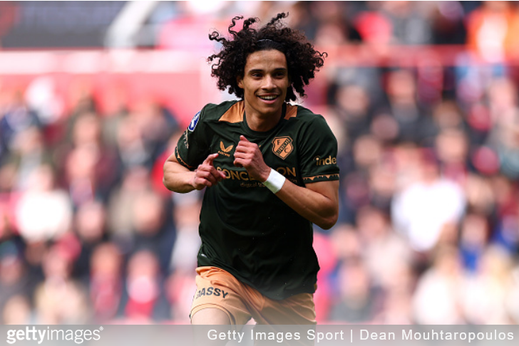 Arsenal and Chelsea monitor Feyenoord midfielder Gjivai Zechiël