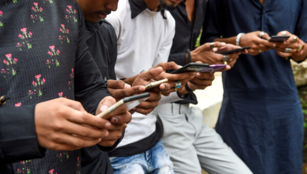 India forces caller-ID apps to feed spam reports to telcos