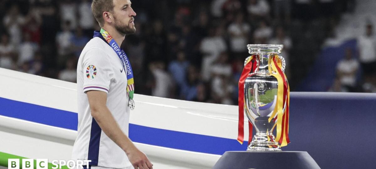 Do England have a problem against top-10 teams?