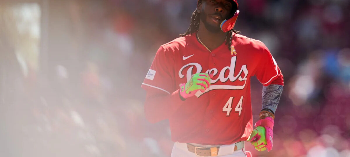 Elly De La Cruz turns 'part-time bird whisperer' during Reds' win
