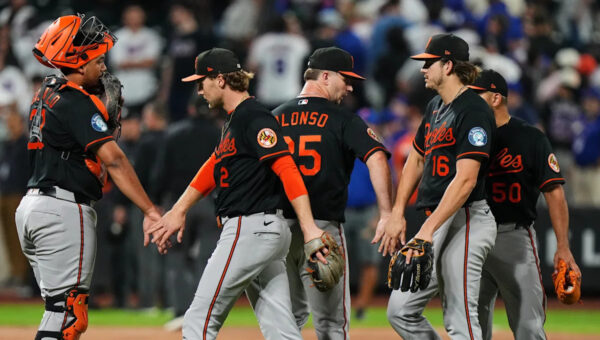Alonso hitless in return to Queens but Henderson’s homer eliminates Mets as Orioles win 2-1
