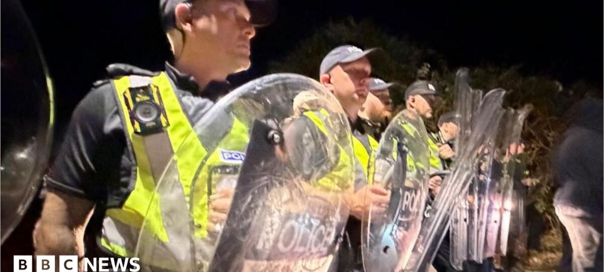 How anti-migrant boat protests were organised and who is behind them