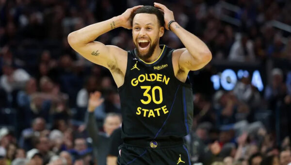 What A Stephen Curry Pay Cut Could Help The Golden State Warriors Pull Off