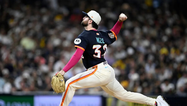 Padres can’t clinch home field as desperate Diamondbacks keep hopes alive