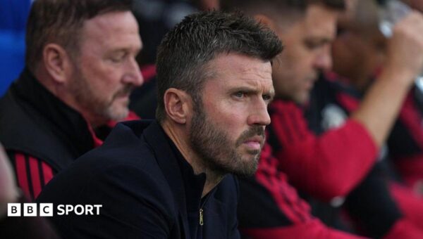 Carrick refutes Neville's 'pathetic' claim - but Man Utd must improve