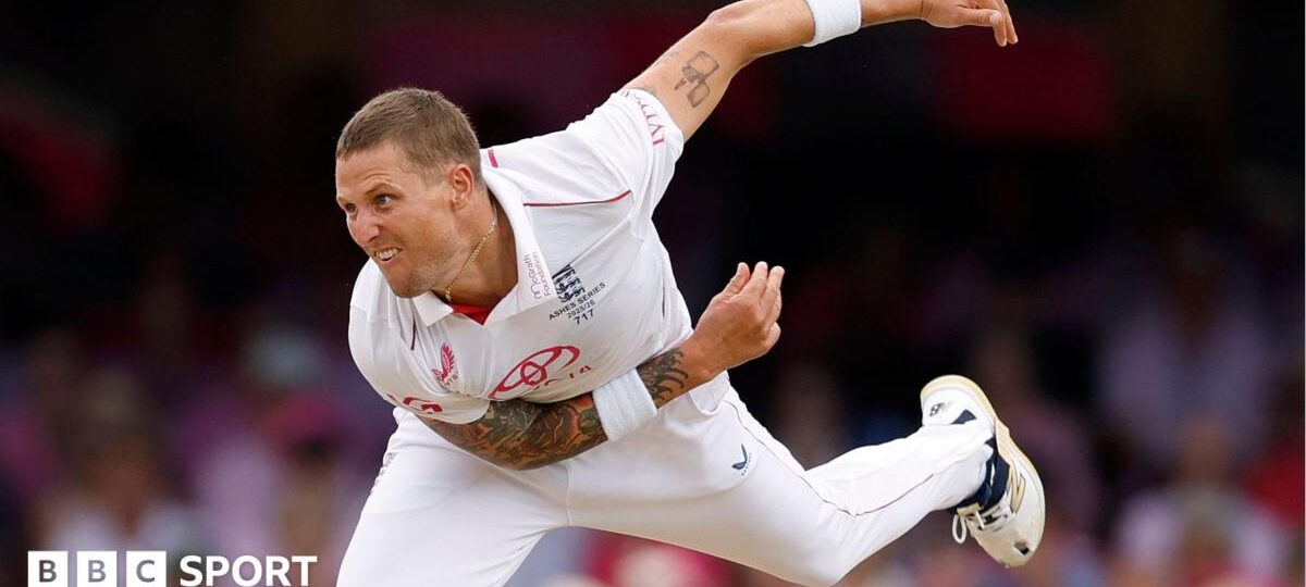 Carse left out of England squad for third Pakistan Test