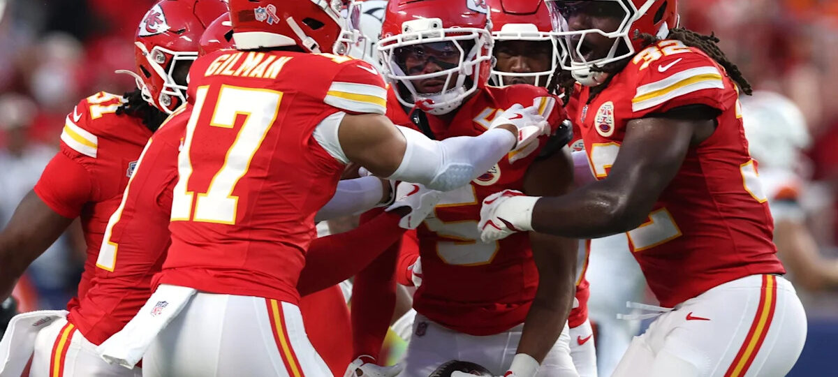 ‘Genius…’ Fans in awe after seeing Kansas City Chiefs use unique tactic against Denver Broncos