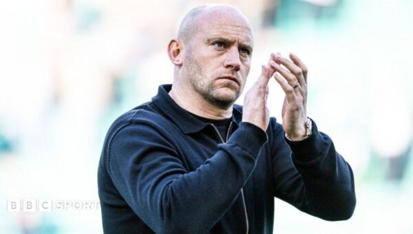 Painful endgame for Gray as stale Hibs slump