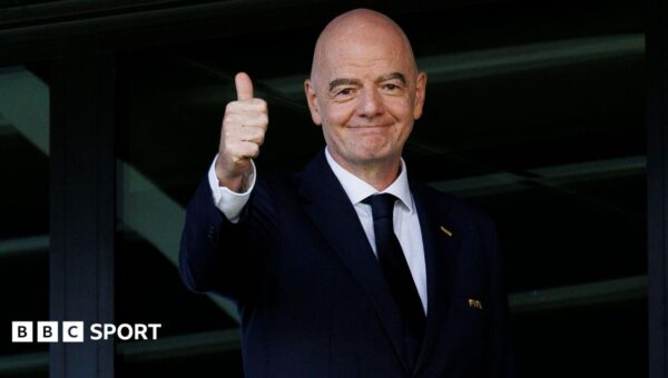 Infantino makes bigger cash pledge to Fifa members