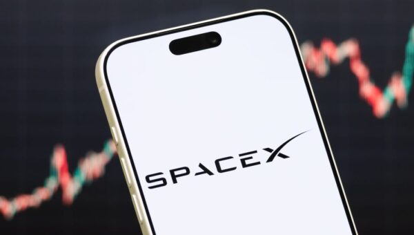 Elon Musk's companies ordered to explain why they dropped antitrust claims against Apple