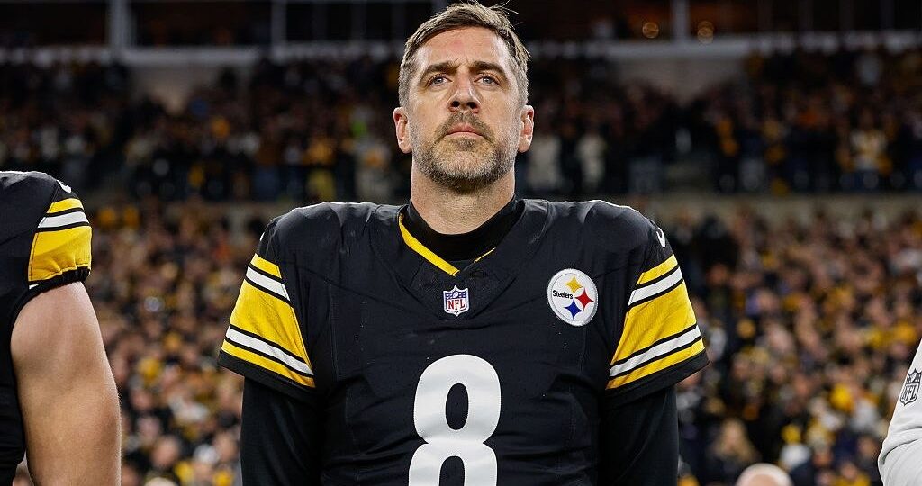 Aaron Rodgers Says No One Knows What Shailene Woodley Is Doing. A Therapist on What He’s Really Saying.