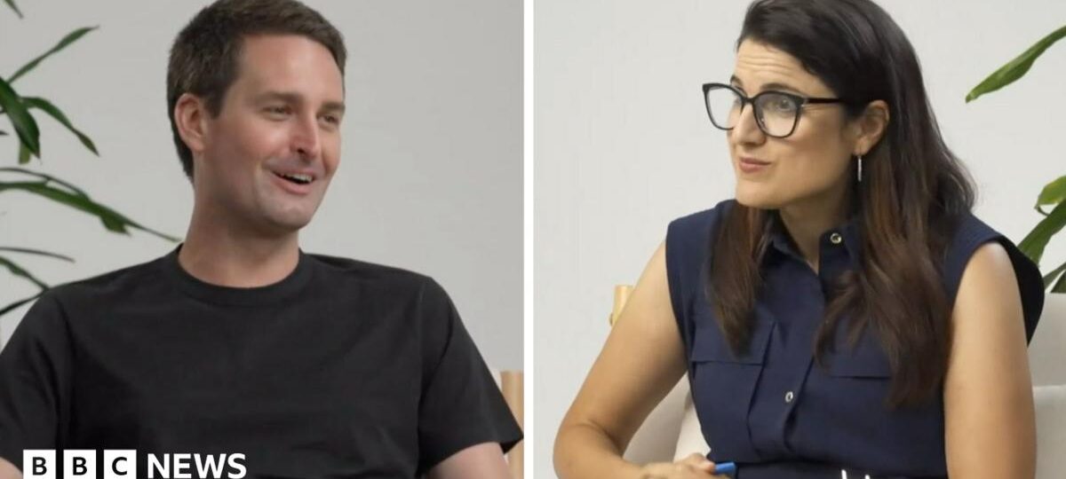 Snapchat 'willing to implement' daily time limits for teens, boss tells BBC